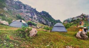 Cắm trại ở Núi Trầm là một lựa chọn tuyệt vời khi đi từ Hà Nội