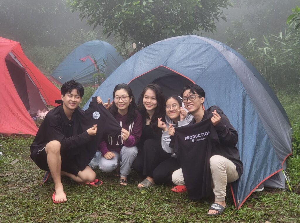 Cắm trại khi trời mưa